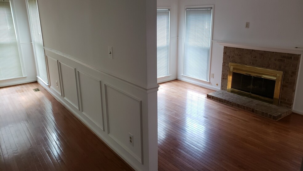 Family Room - 5506 Village Center Dr