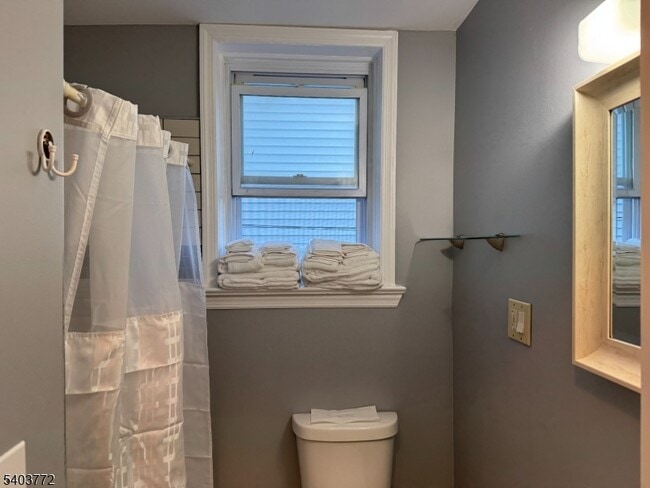 Building Photo - 351 Ogden St