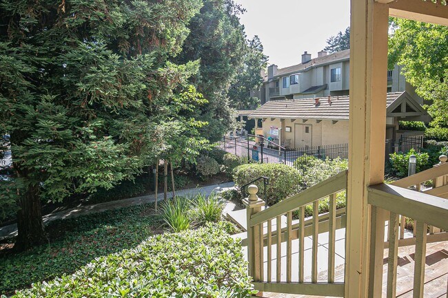 Building Photo - 1912 Magdalena Cir