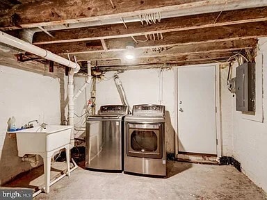 Washer/Dryer - 645 S Curley St