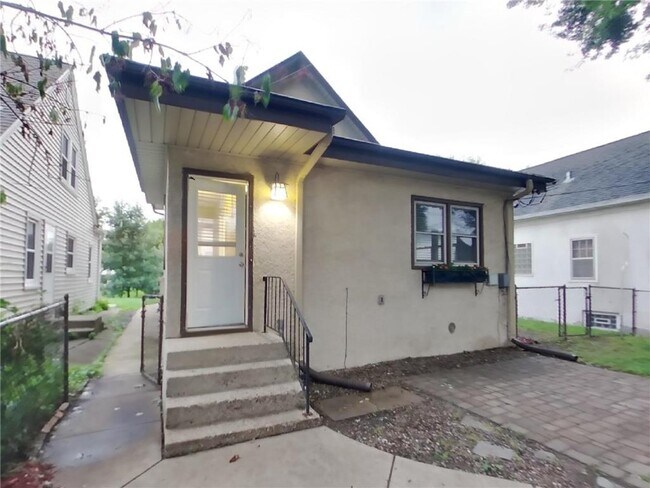 Building Photo - 2322 NE Stinson Pkwy