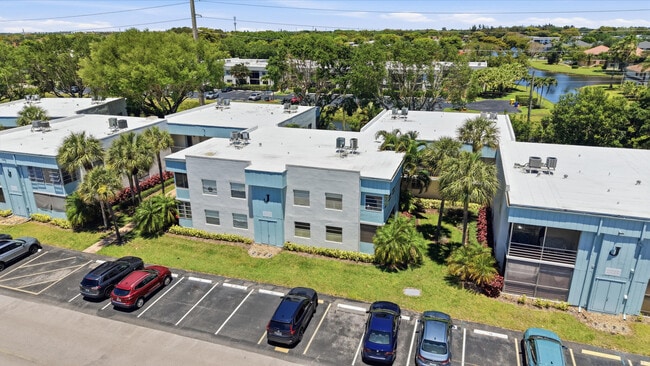 Building Photo - 452 Normandy Ln