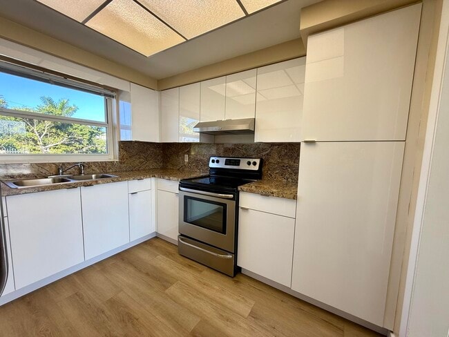 Building Photo - 1165 E Atlantic Ave