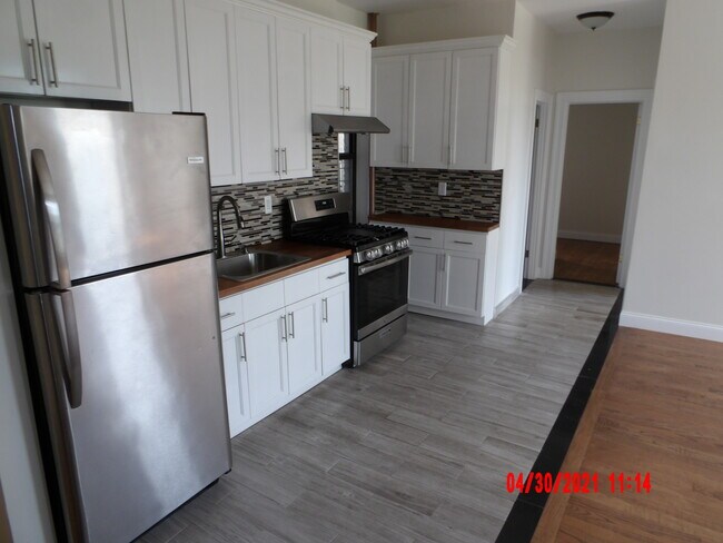 Building Photo - 281 Edgecombe Ave