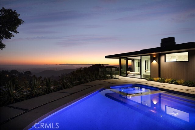 Building Photo - 9015 Alto Cedro Dr