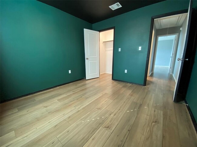 Building Photo - 13704 Knights Br Dr