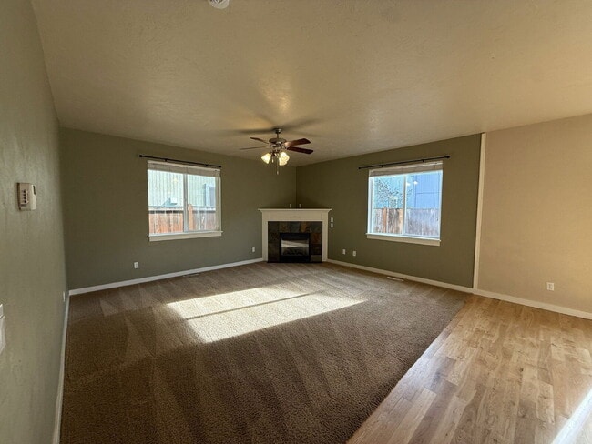 Building Photo - 2466 Mountain Terrace