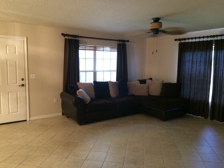 Building Photo - 6100 Gulfport Blvd S