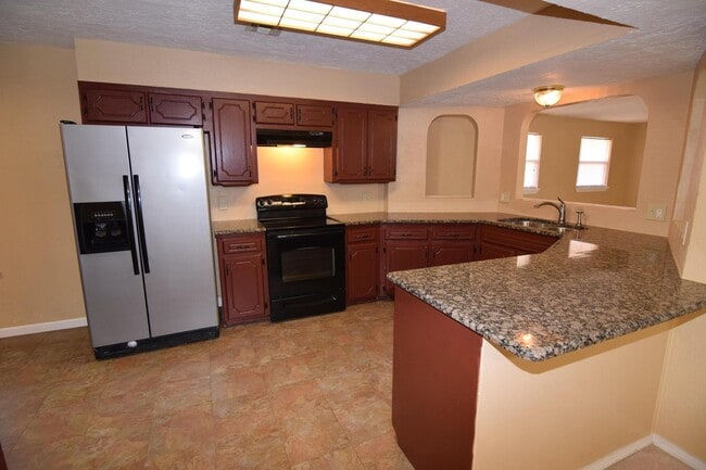 Building Photo - PETS NEGOTIABLE WITH HOMEOWNER APPROVAL!!