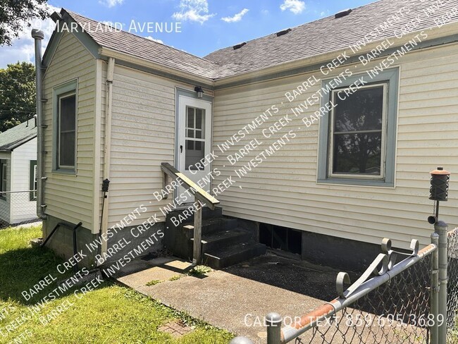 Building Photo - Remodeled 2 bedroom house with a full base...