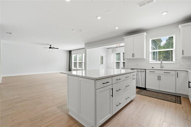 Building Photo - 4719 Wilderness Trl