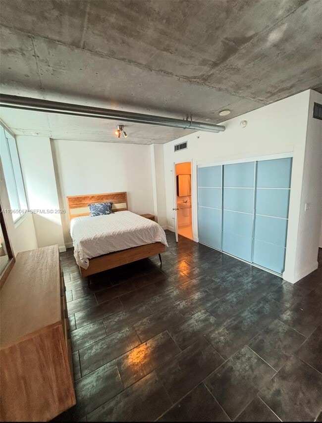 Building Photo - 690 SW 1st Ct