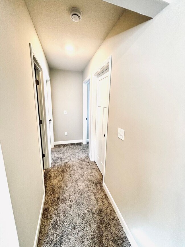 Building Photo - Beautiful and Spacious 4 Bedroom Home / New Construction!