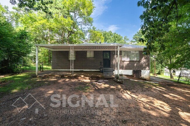 Building Photo - 320 Argonne Dr NE