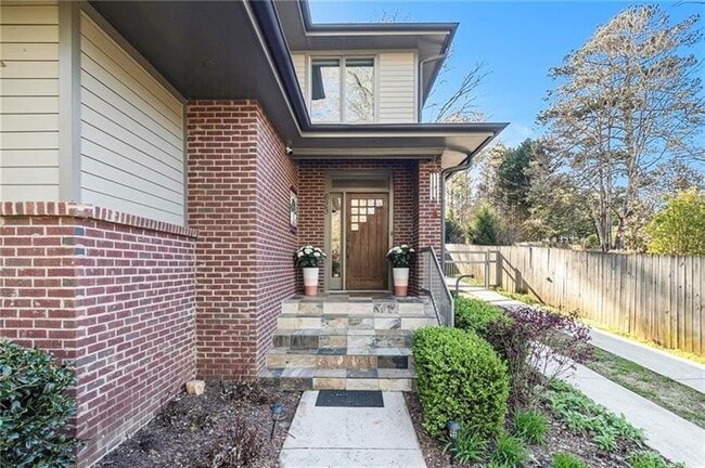 Building Photo - 623 Ansley St