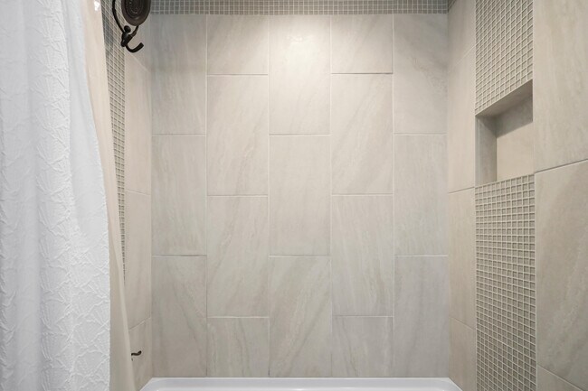 Building Photo - 71 Lafavre Ln