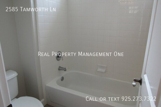 Building Photo - 2585 Tamworth Ln