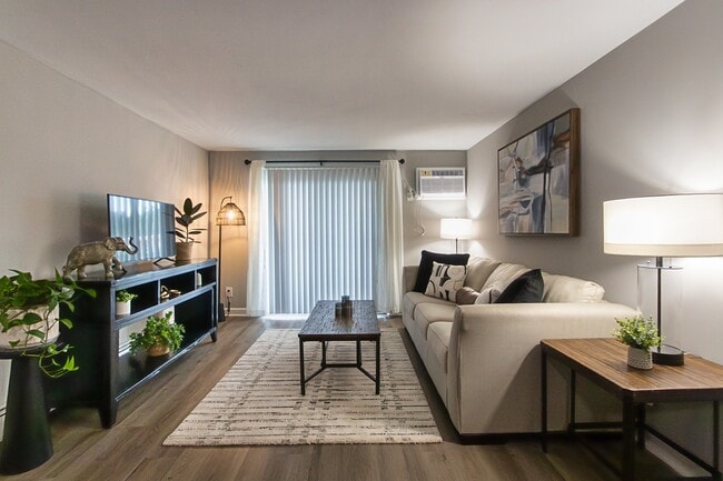 Building Photo - Aspen Village