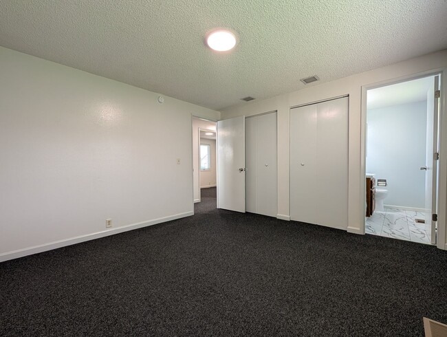 Building Photo - Newly Renovated 3-Bedroom, 1.5-Bath in Fantastic Neighborhood- Sheldon HS District