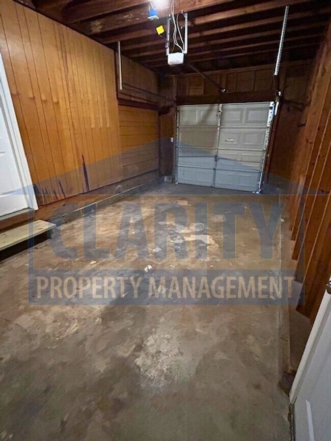 Building Photo - Three bedroom ranch-style home in Chattanooga!