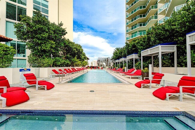 Building Photo - 200 Sunny Isles Blvd