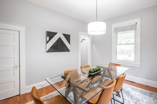 Building Photo - Quaint 2 Bedroom 1 Bath Home in Forest Hil...