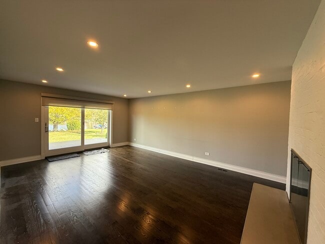 Building Photo - 551 83rd St