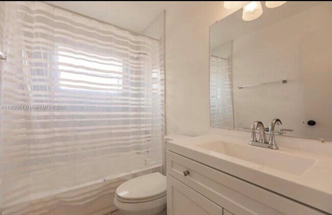 Building Photo - 3219 Windsor Ave