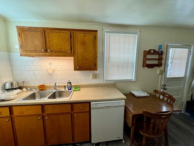 Building Photo - 1509 Hatteras St