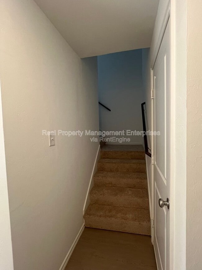 Building Photo - 14810 Razorbill Dr