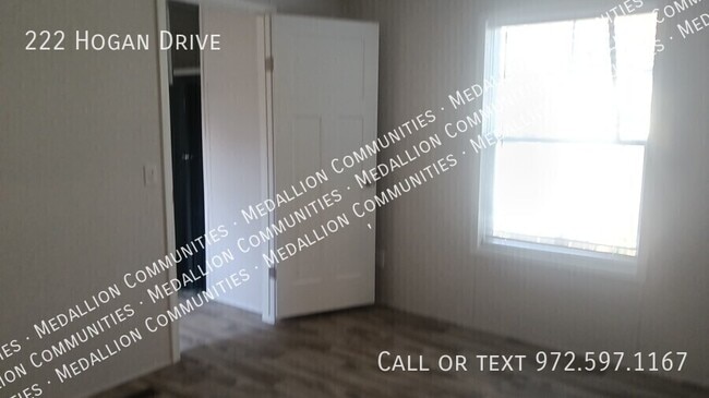 Building Photo - 222 Hogan Dr