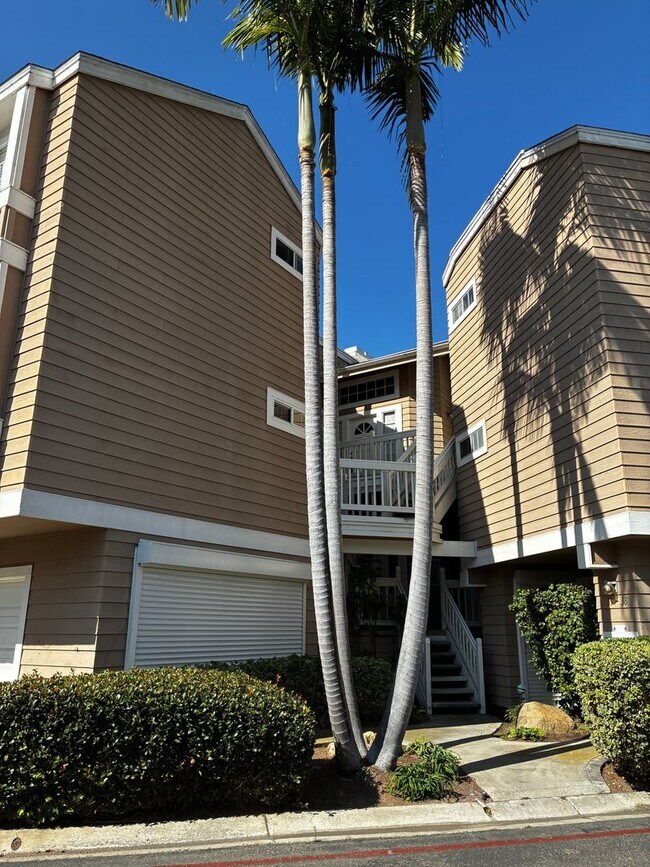 Building Photo - Beautiful La Jolla Condo – Fully Furnished