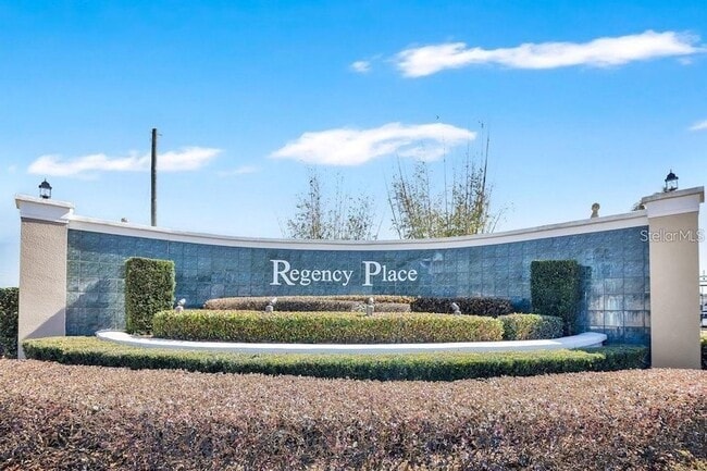 Building Photo - 723 Lady Diana Dr