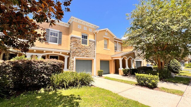 Building Photo - Charming 3-Bedroom Townhome in Oviedo – La...