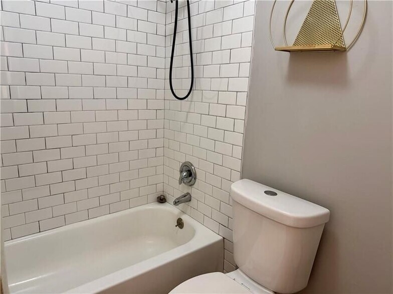 Building Photo - 1059 Mariners Dr