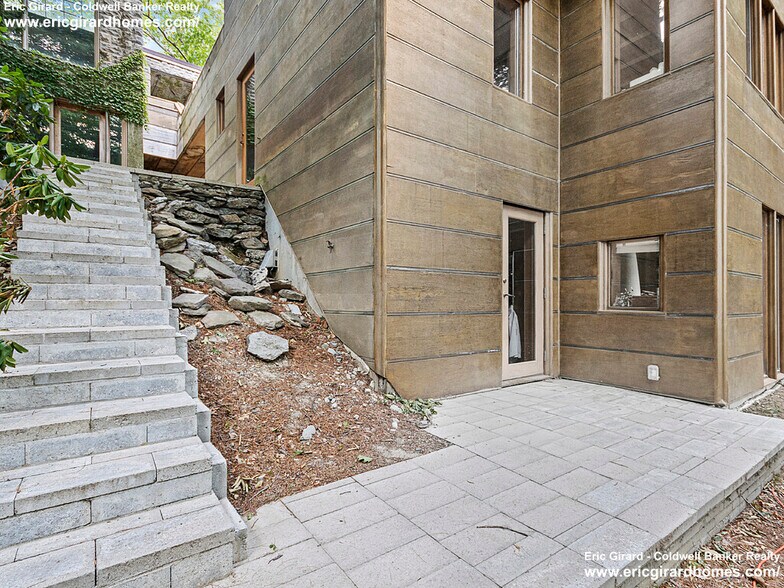 Building Photo - 170 Rawson Rd