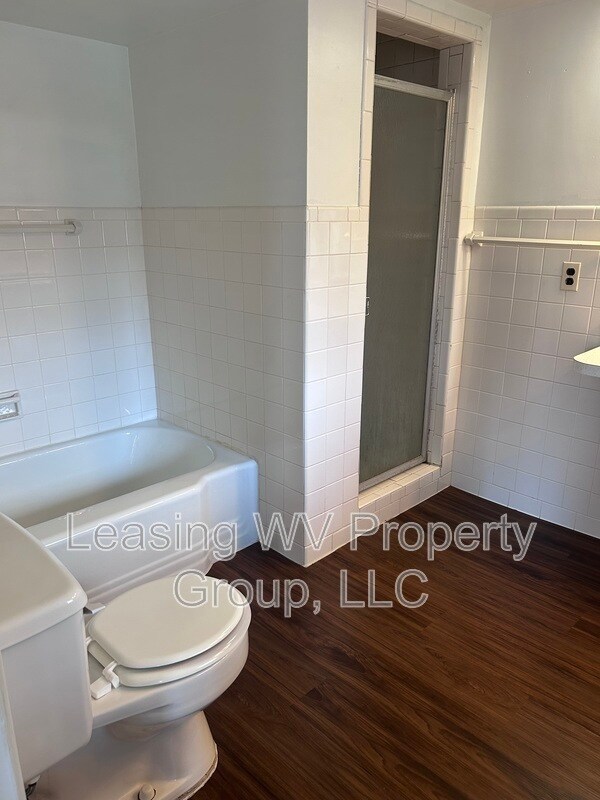 Building Photo - 609 13th Ave