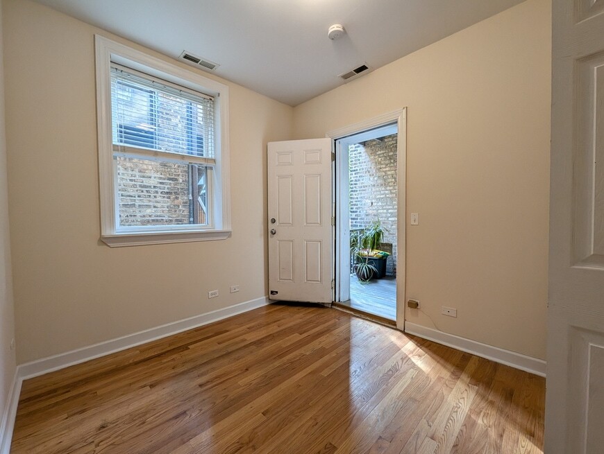 Building Photo - 3250 N Clifton Ave