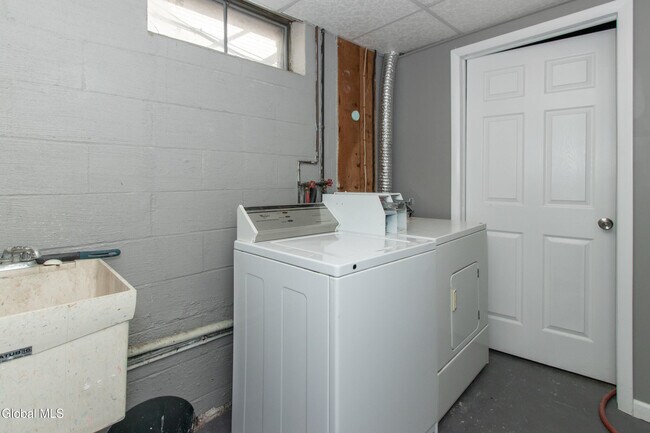 Building Photo - 59 Miller Ave