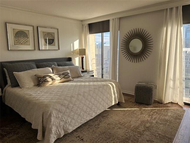 Building Photo - 1122 Colorado St