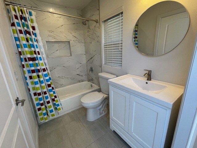 Building Photo - 551 S Calle Santa Rosa