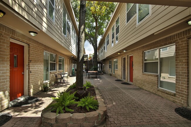 Building Photo - 1416 Hawthorne St