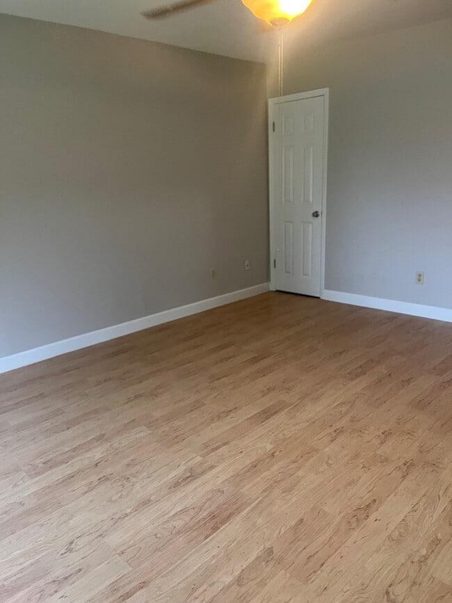 Building Photo - 15601 Waycross Dr