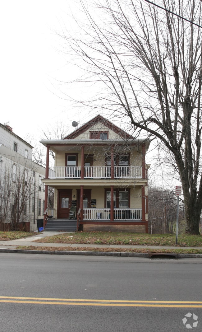 Building Photo - 250 Pawling Ave