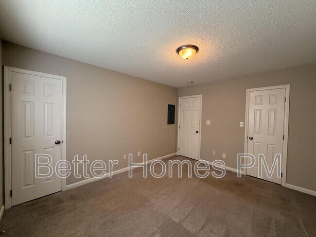 Building Photo - 5716 Woof Pl