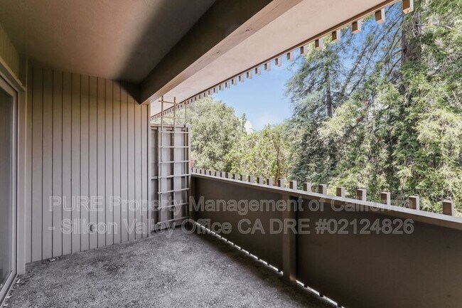 Building Photo - 2315 Eastridge Ave
