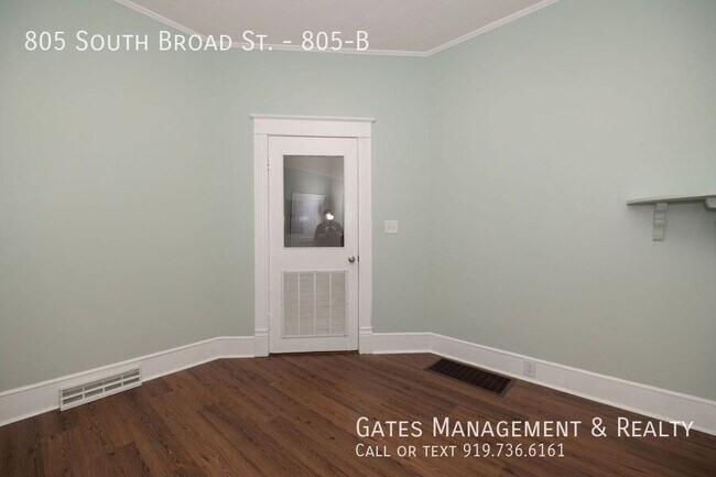 Building Photo - 805 S Broad St
