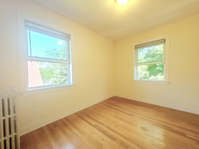 Building Photo - 2242 N Monticello Ave