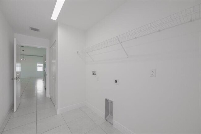 Building Photo - 3838 SW Hainlin St