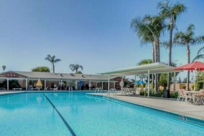 Building Photo - 500 River Oaks Dr